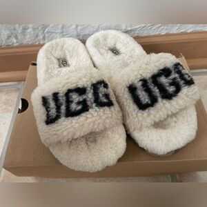 UGG COZETTA TAN/CREAM CURLY GRAPHIC SLIDE/ SLIPPERS; SIZE USA 6
